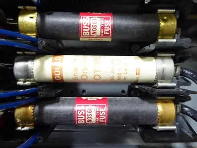 USED CROUSE-HINDS M2