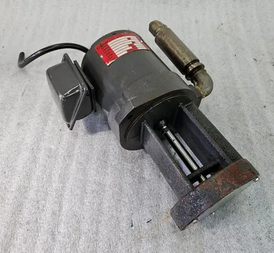 GUSHER VBV-44M Lubrication Pumps | Great American Equipment Company (1)
