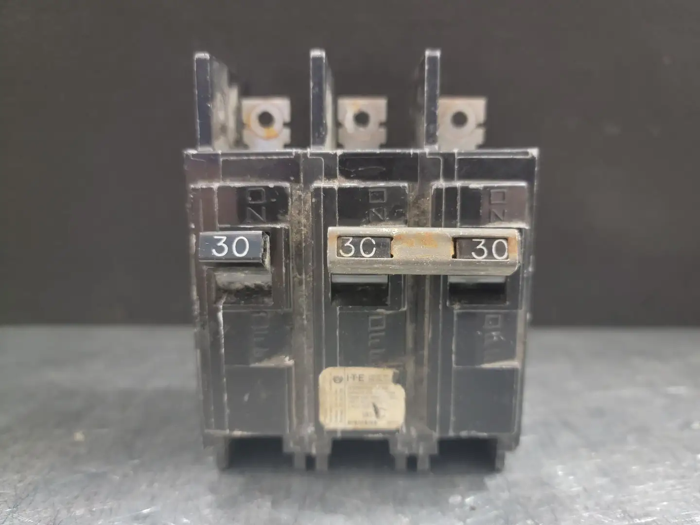 30 Amp, 3 Pole, 240 Volts Circuit Breaker