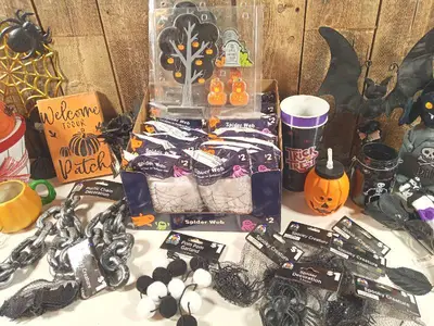 Huge lot of Halloween (cups, spider web, etc.)