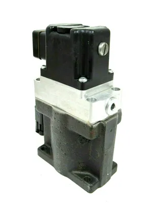 NEW SAUER SUNDSTRAND MCV103F7207 SERVO VALVE MCV101A1404