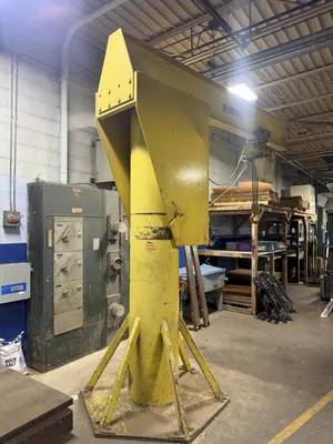 5 TON x 8' x 10' JIB ARM CRANE W/ 3 TON YALE HOIST: YOBRO #24982