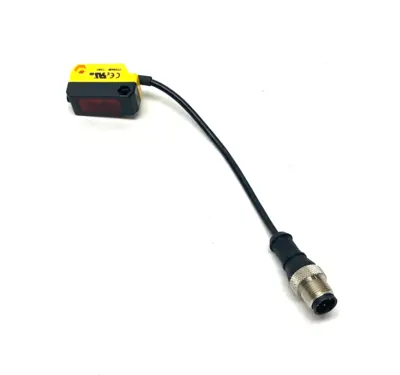 USED BANNER ENGINEERING WORLD-BEAM PHOTOELECTRIC SENSOR, ADJUSTABLE FIELD