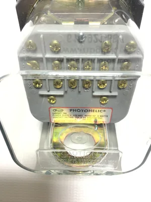 Dwyer Photohelic Differential Pressure Switch