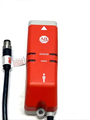 USED ALLEN-BRADLEY GUARDMASTER 24V DC RFID GUARDLOCK SWITCH SER A