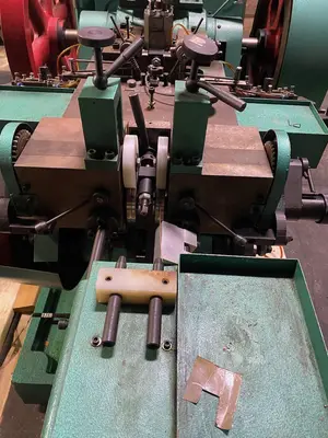 1/8" Shanghai Wuling Model SD-30 Bi-Metal Contact Heading Machine