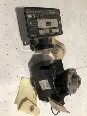 Ashcroft B464V Pressure Switches 250 PSI lot of 2