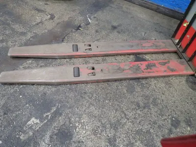 USED THE RAYMOND CORPORATION 8400