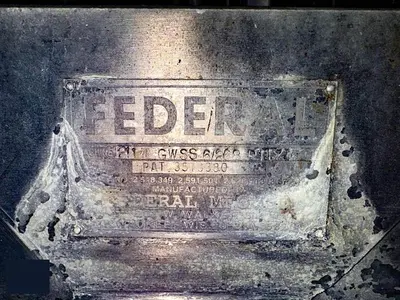USED FEDERAL 26/8 GALLON FILLER/CAPPER