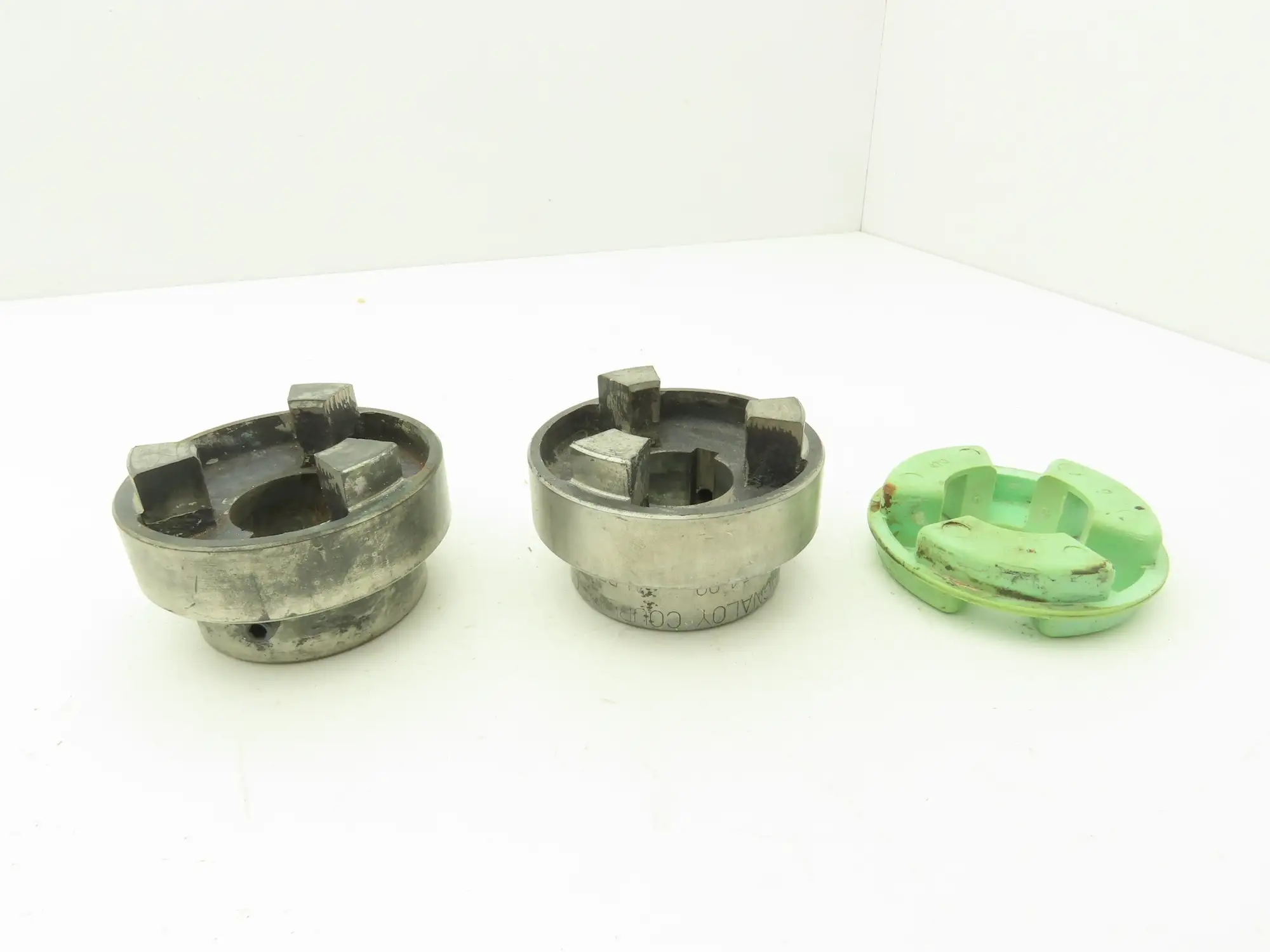 Magnaloy Model 400 Flex Coupling Hub Aluminum 1-5/8" Bore 	3/8" Keyway Set