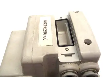 USED SMC 2 VALVE MANIFOLD 4 PORT, W/ (2) 26 PIN CABLE
