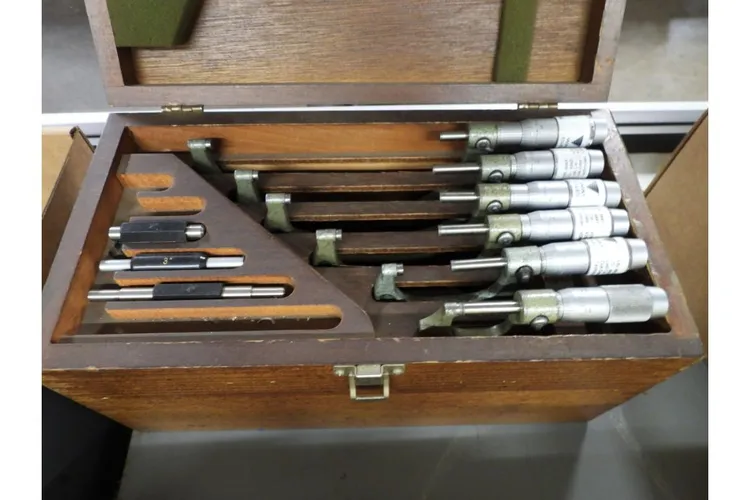 Used _UNKNOWN_ _UNKNOWN_ Micrometers Ohio US | Thompson Auctioneers #1516306