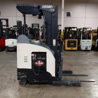 USED 2016 CROWN RR5725-45