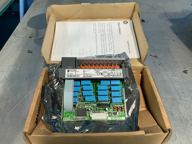 Used ALLENBRADLEY 1746OW16 Input / Output Modules Ohio US | HGR 24 #1345357