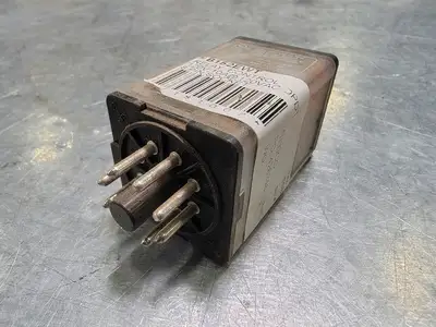 NEW SCHNEIDER ELECTRIC RUMC22F7