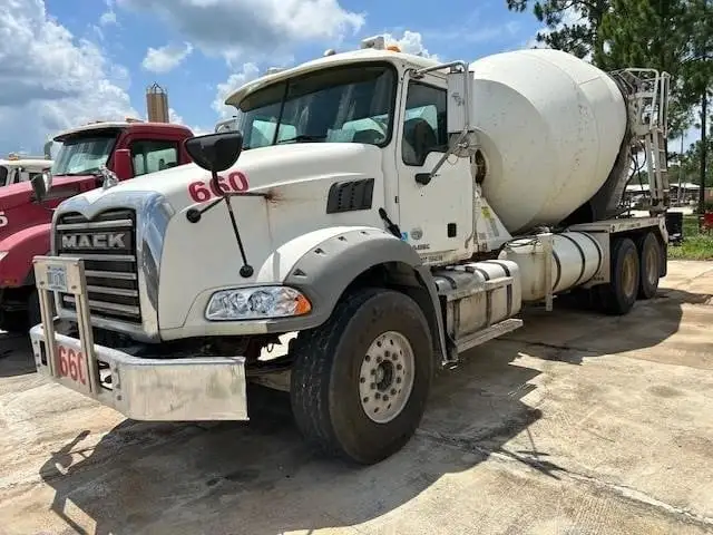 Used 2017 MACK GRANITE GU813 Concrete Mixer Trucks Florida US | Big D Heavy Equipment #1557021
