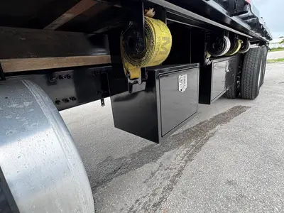 Used 2018 FREIGHTLINER CASCADIA Conventional trucks Florida US | Truck and Van Outlet #1509230