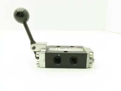 ARO 5631 20 02 Pneumatic 3-Port Manual Lever Control Valve 1/4" NPT