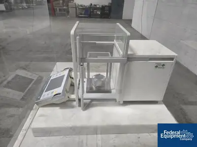 USED Mettler Toledo Mettler Toledo Laboratory Analytical Balance, Model AX26DR
