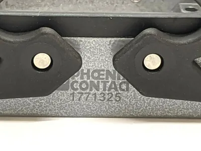 USED PHOENIX CONTACT HEAVYCON B10 PANEL MOUNTING BASE HOUSING