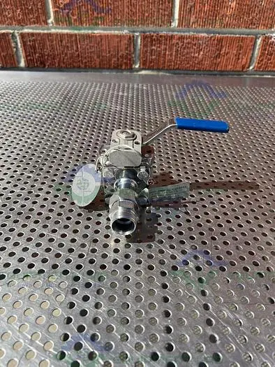 Used PBM SIC-D6F-G-CG166L STAINLESS STEEL BALL VALVE W/ 1" SANITARY TO STRAIGHT TUBE Valves/Fittings California US | Equipment Lab #485608
