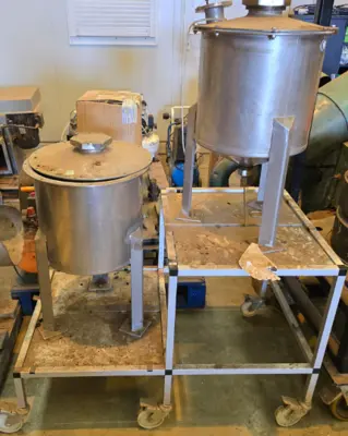 30L S/S Enclosed Vertical Tank