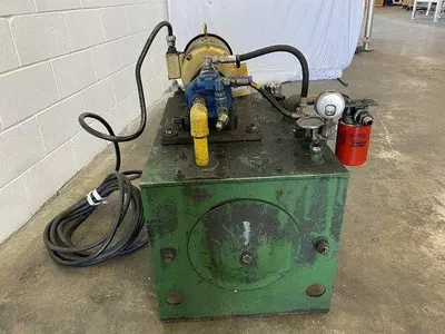 USED EATON VICKERS PVQ13-A2R