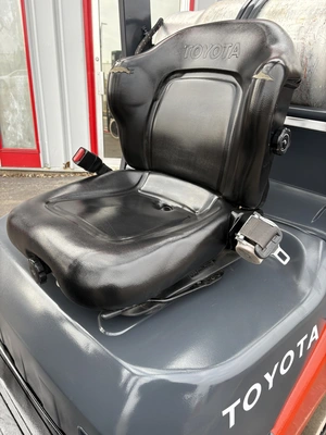 USED 2010 TOYOTA 8FGCU25