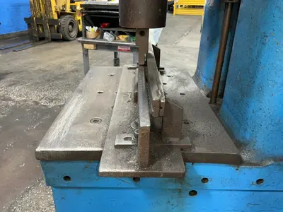 Used DENISON ENGINEERING CO. MC01FA11S01A01 Hydraulic Presses Ohio US | HGR 24 #1457524