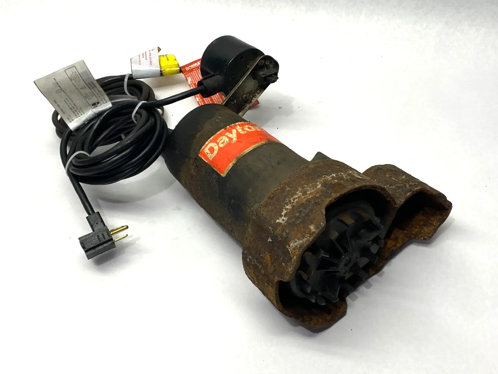 Used Dayton Submersible Sump Pump 1-Phase 1/2HP 3450RPM 120V 60Hz Sump Pumps Michigan US | Maverick Industrial Sales #1393369