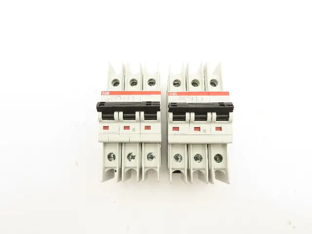 ABB E212323 Circuit Breaker 3 Pole 4A Lot of 2