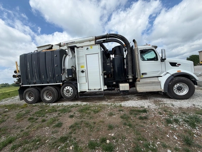USED 2024 SUPER PRODUCTS MUDDOG 1200