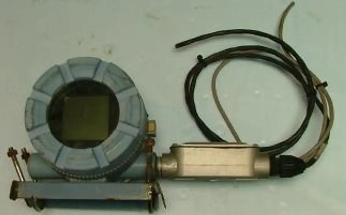 QTY. 1. ROSEMOUNT ANALYTICAL TWO WIRE MODEL PH/ORP...