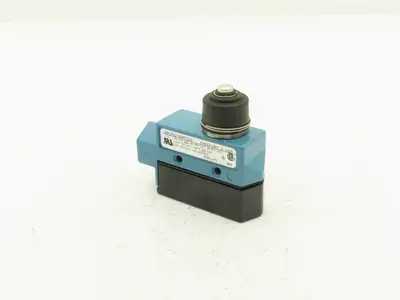 Honeywell BZE6-2RN Limit Switch Side Plunger SPDT 125-600V  Lot of 3