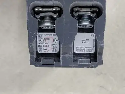 USED SQUARE D QOB230