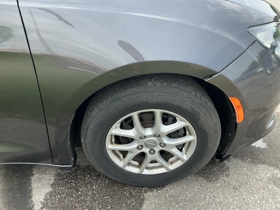 USED 2020 CHRYSLER VOYAGER