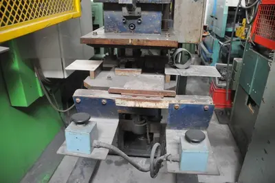 USED GURY 15 TON
