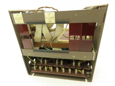 Cincinnati Milacron 1-230-0535 PCB Chassis 4 Slot Rack With Power Supply 275V