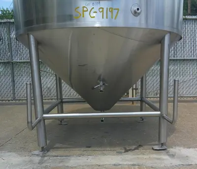 SPC9197  Tank 2000 gallon vertical tank, Stainless Steel, conical