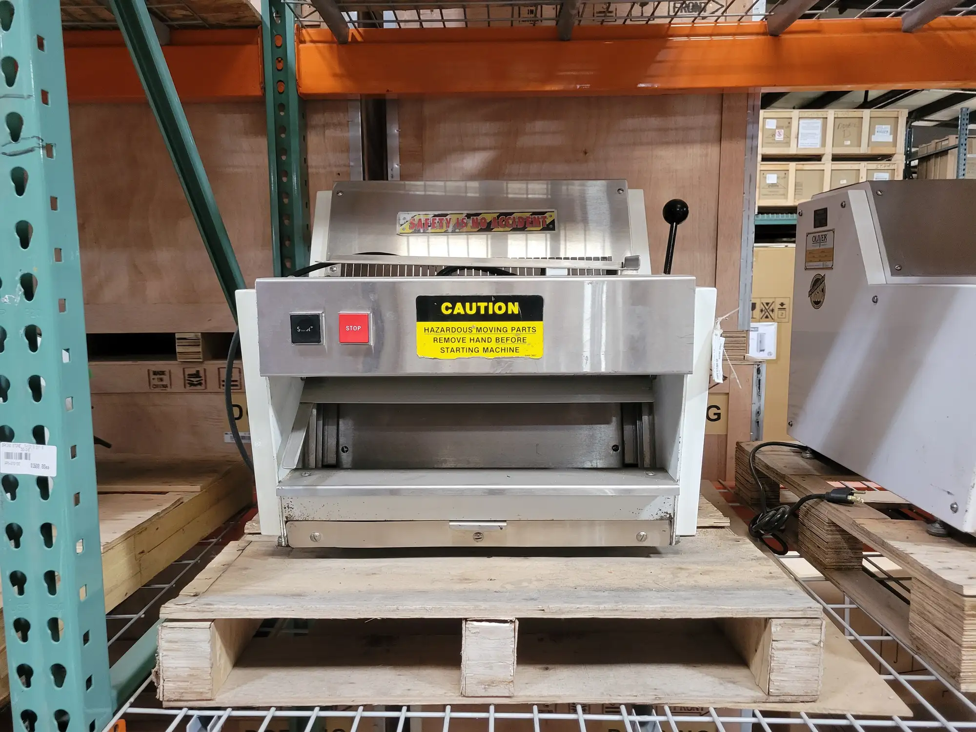 Oliver 711 Commercial Counter Top 3/8" Bread Slicer (**New Blades**)