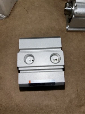 NEW SMC CDQ2B40-5D