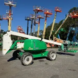 USED 2017 JLG 600A
