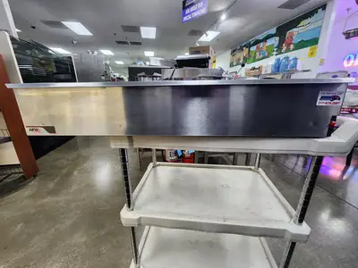Used APW Wyott Used APW Wyott BWD-50 Dry Hot Dog Bun Warmer - Holds 40 Buns, 120V Countertop Display Warmers Illinois US | Falcon Restaurant Supply #1376641