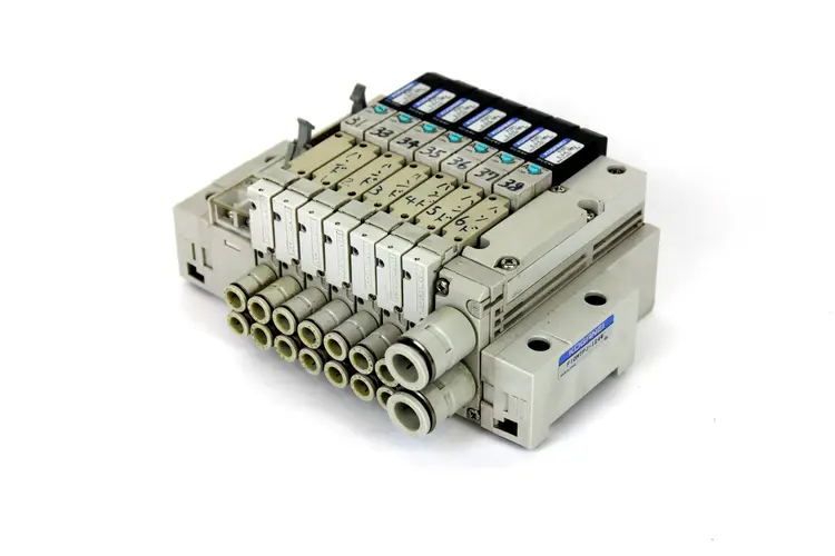 Used KOGANEI F10M7PJ-124W Solenoid Valves | Industrial Parts R Us Inc. #365877