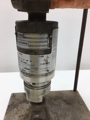 Schlumberger Industries PA3000-020-42-13-XX-XX-13 Pressure Transmitter 4-20mA