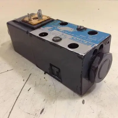 USED VICKERS DG4V-3-2AL-M-U-HL7-60