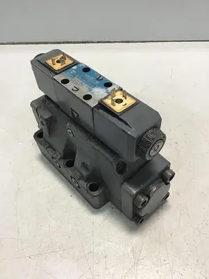 USED VICKERS DG4V-3-6C-M-U-HL7-60-B13