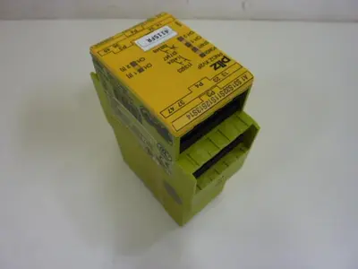 USED PILZ PNOZXV2P0.5/24VDC2N/O2N/OFLX