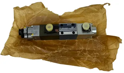 NEW BOSCH 0-811-404-119 SOLENOID VALVE 24VDC COILS 0811404119