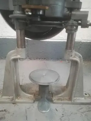 Dixie model  24 Can Seamer
